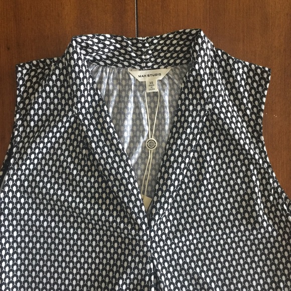 Max Studio Top - Picture 3 of 4